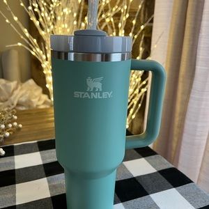 NIB Stanley Adventure The Quencher H2.0 Flowstate Tumbler | 40 oz - Eucalyptus